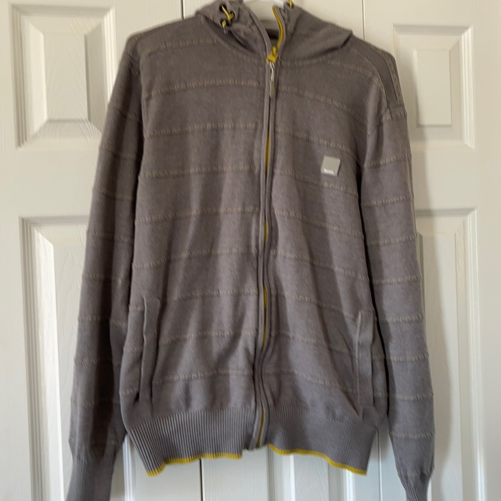 Bench hoodie zip up size L🥰🥰